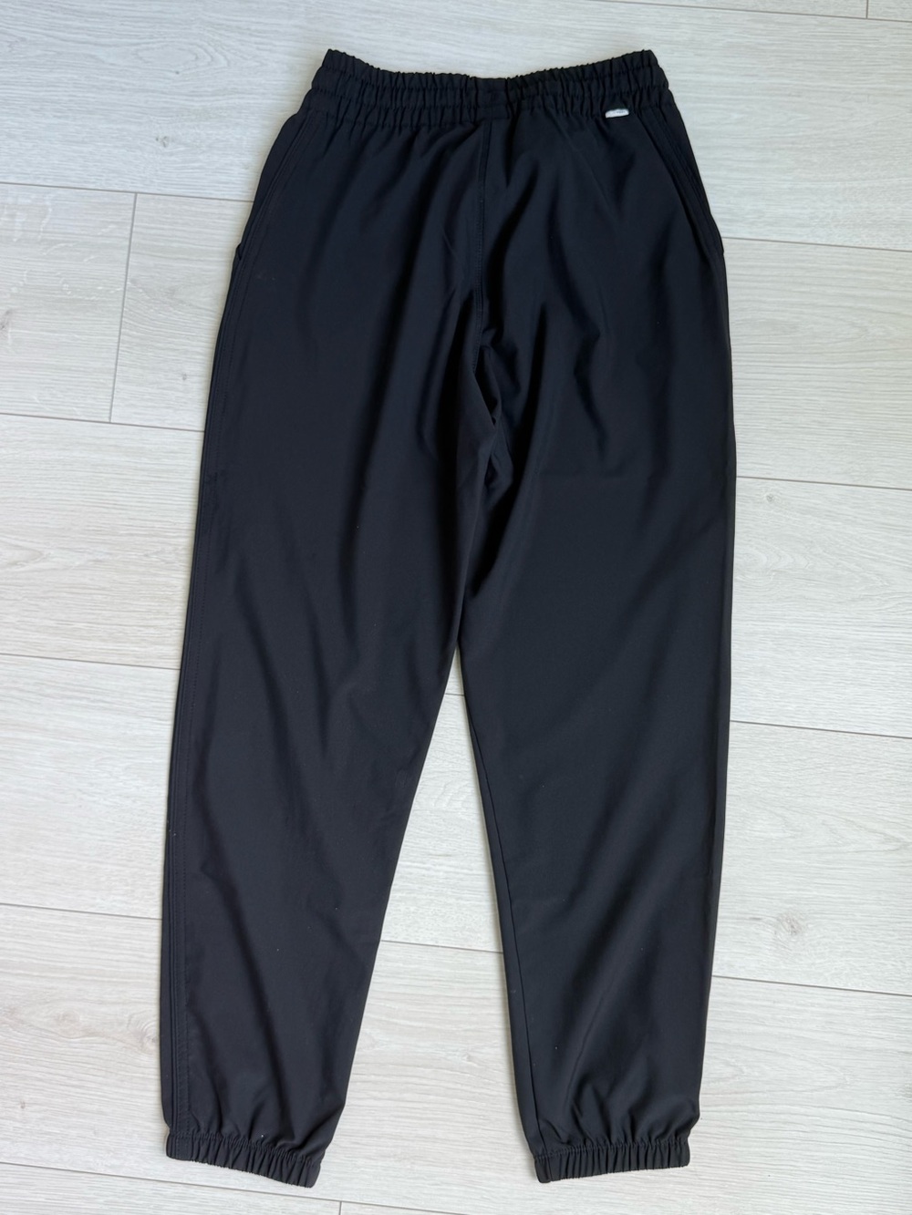 Vuori Black Light Weight Jogger Size XS NWOT - Picture 5 of 5